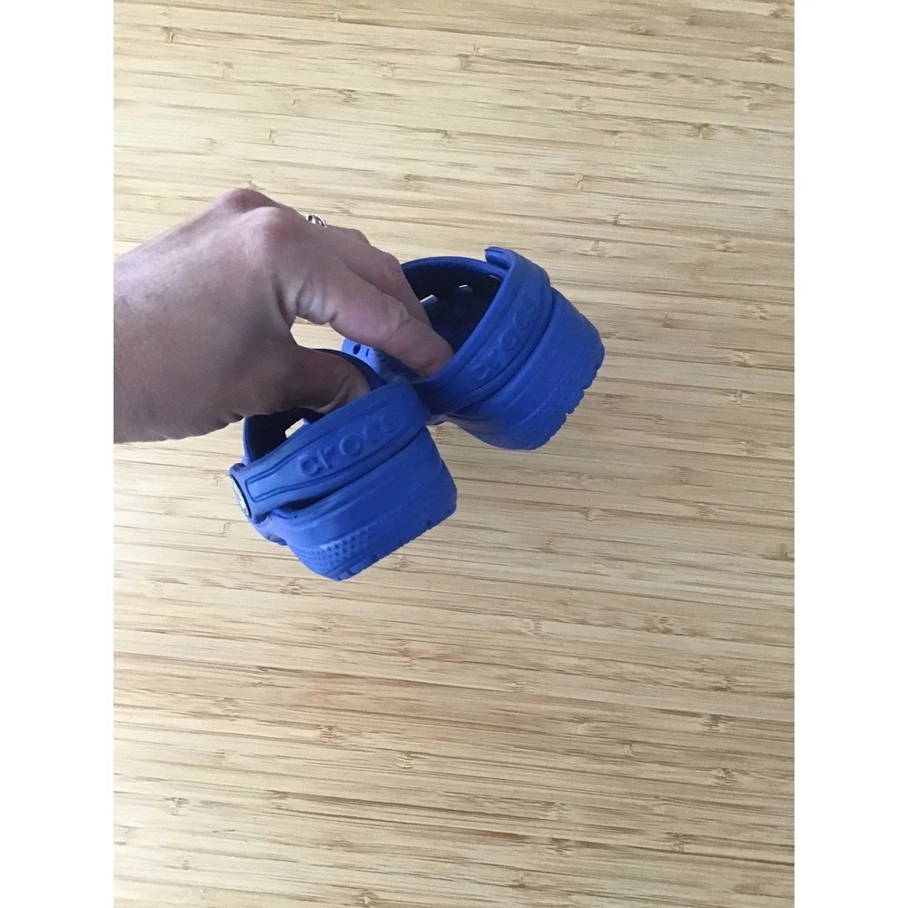 Crocs Blue Classic Clog Slip-On for Kids Size 6c